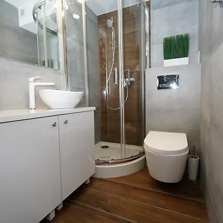 Manhattan Apartment *
